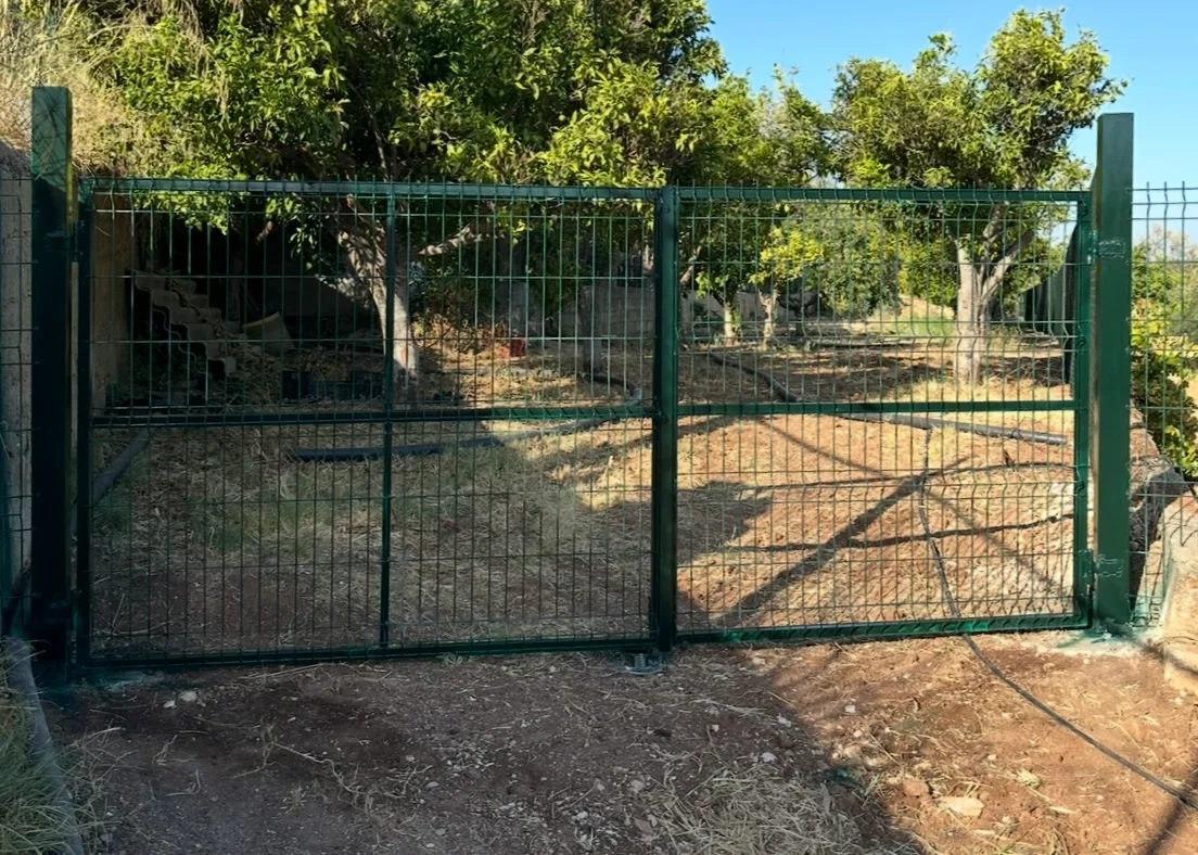 Installation of Fence and Gates in Electrowelded Mesh — Metalworking — Albufeira, Algarve