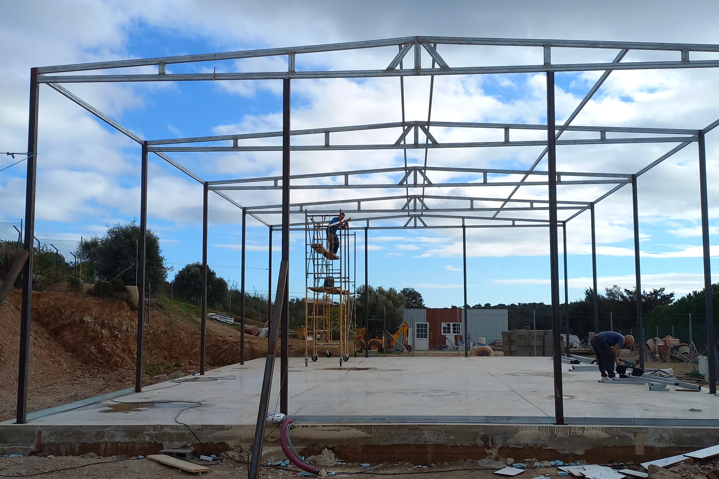 Construction of Warehouse in Metallic Structure — Metalworking — Tavira, Algarve